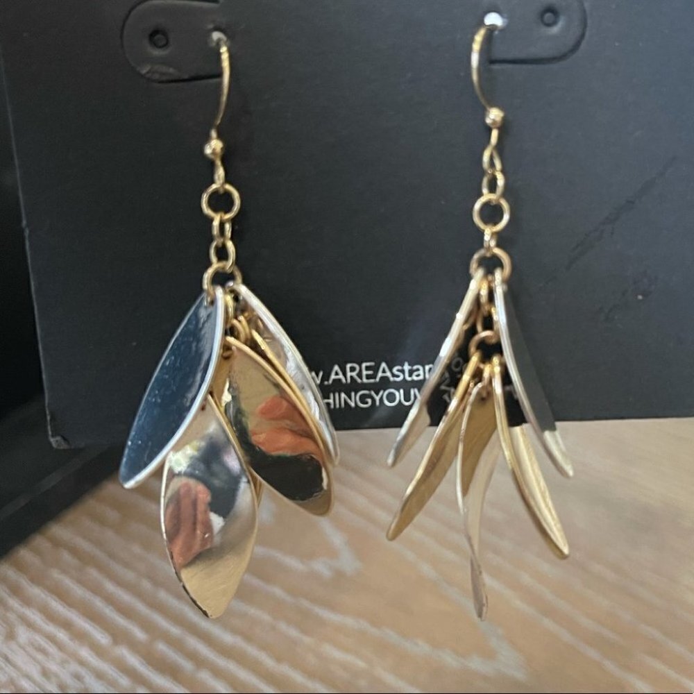 NWT Area Stars Cascading Two Tone Petal Earrings - Picture 5 of 5